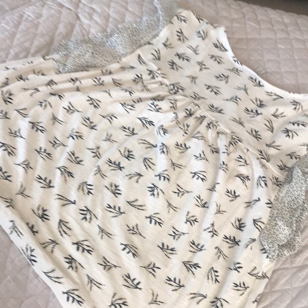 Lucky Brand Ruffled Shoulder Top- Large - Picture 4 of 4